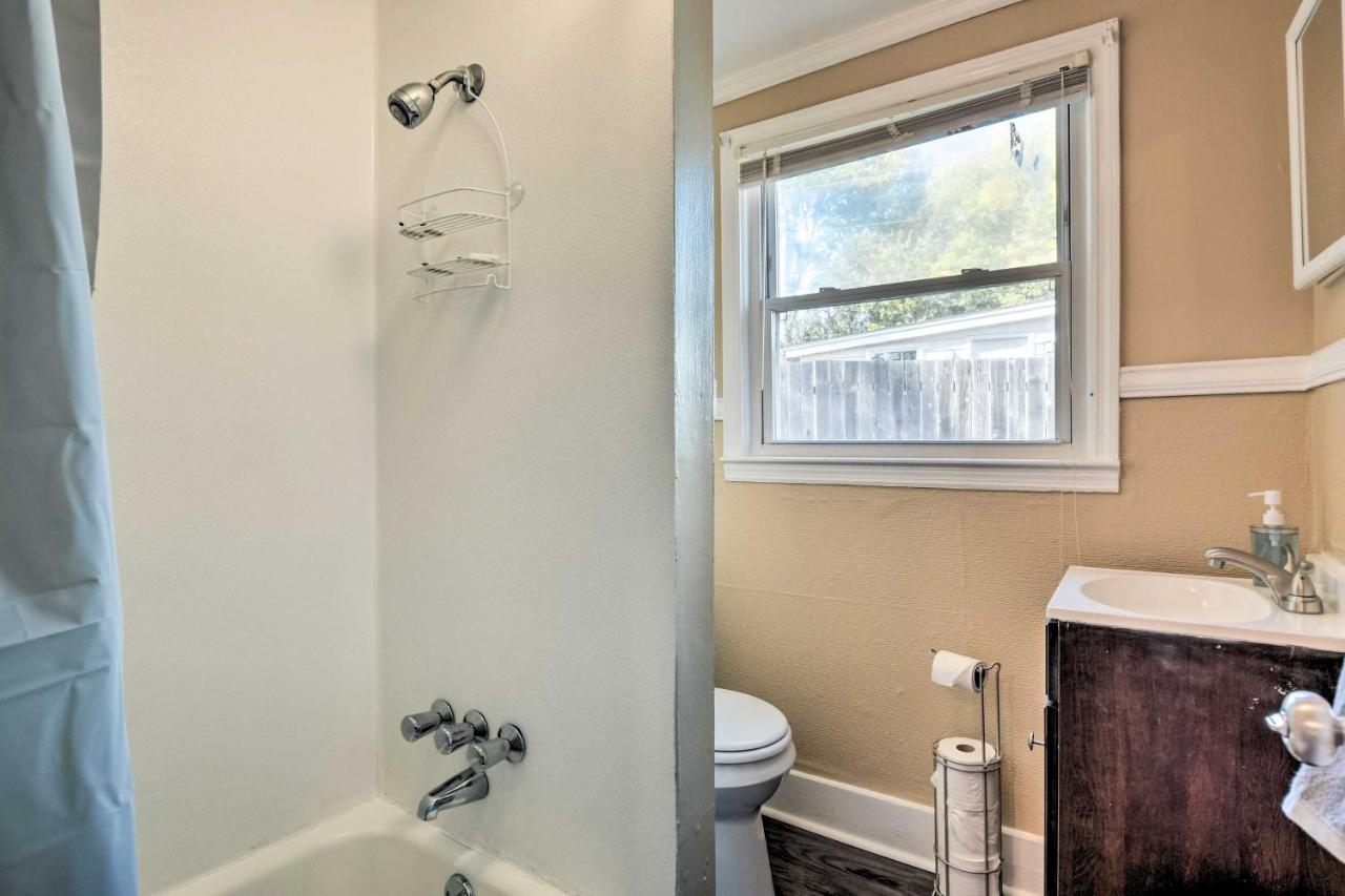 Cozy Greenville Bungalow About 2 Mi To Downtown! Exterior photo